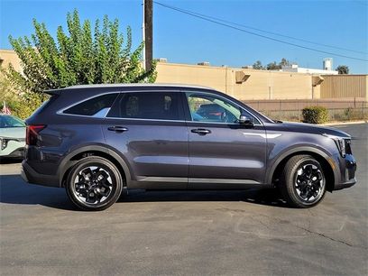 New 2026 Kia Sorento S w/ S Panoramic Sunroof Package