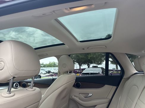 Used 2022 Mercedes-Benz GLC 300 image 31