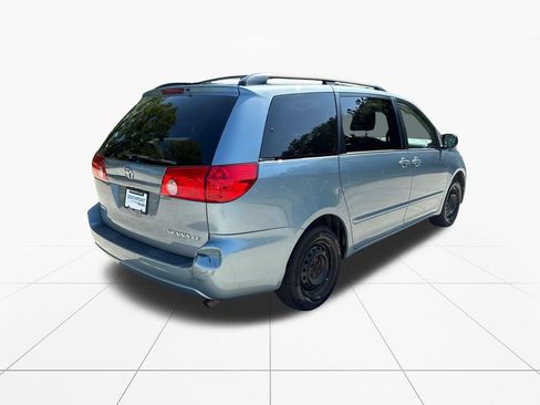 Used 2010 Toyota Sienna LE FWD image 8