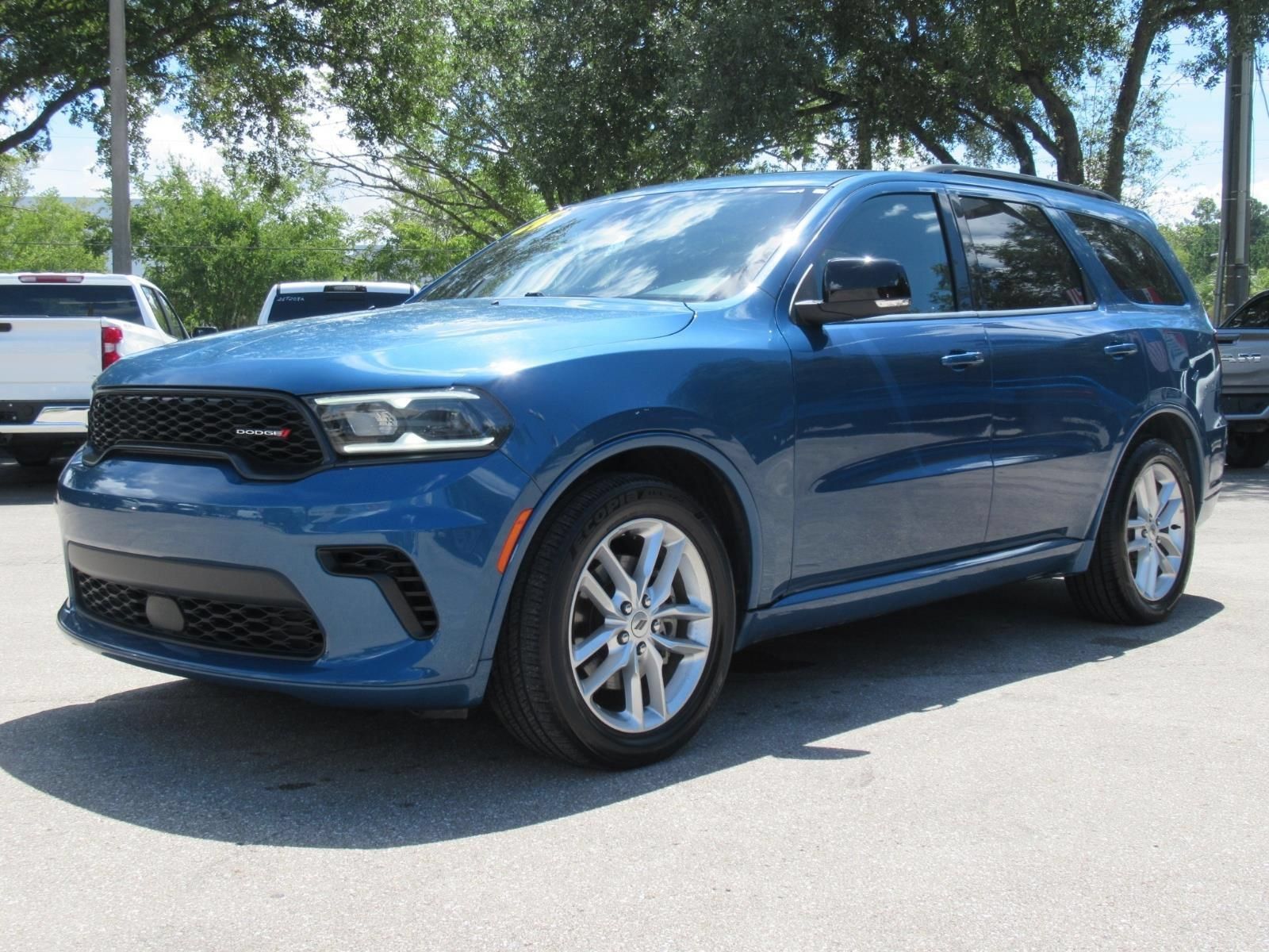 Used 2024 Dodge Durango GT RWD image 3