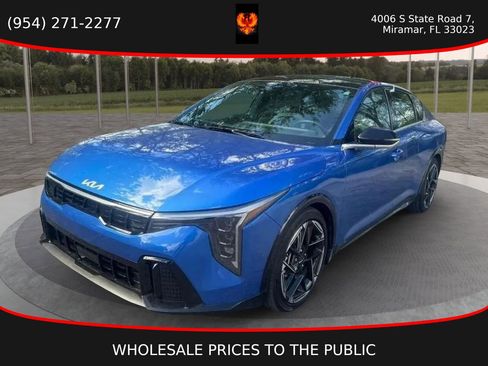 Used 2025 Kia K4 GT-Line w/ GT-Line Premium Package image 1