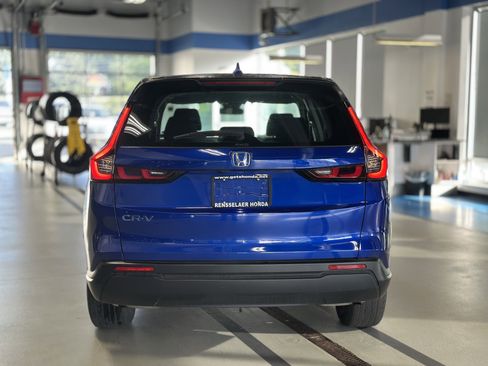 Used 2024 Honda CR-V LX image 5