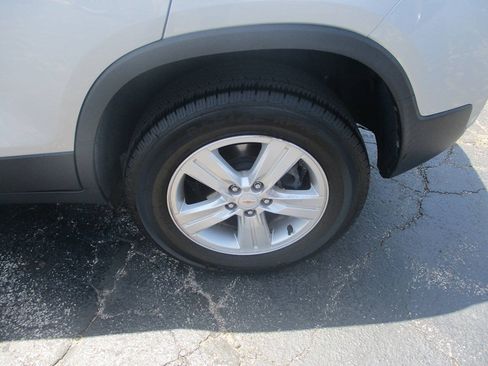 Used 2017 Chevrolet Trax LS AWD/4WD image 10