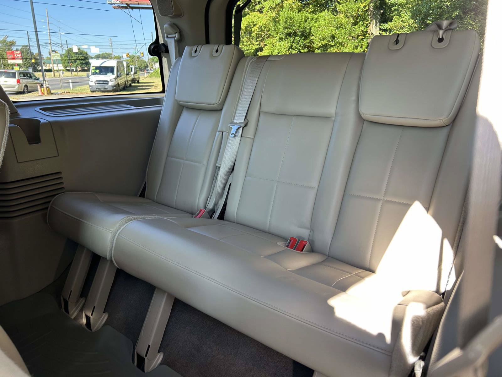 Used 2014 Lincoln Navigator 2WD image 17