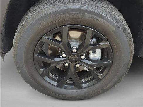 Used 2024 Jeep Grand Cherokee Altitude AWD/4WD image 25