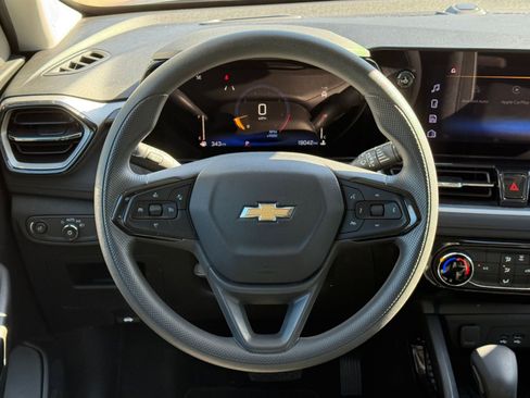 Used 2025 Chevrolet TrailBlazer LT image 28