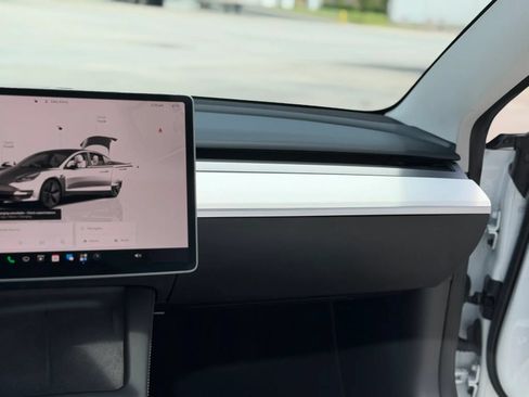 Used 2023 Tesla Model 3 Standard Range RWD image 29