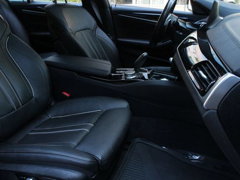 Used 2020 BMW M550i xDrive w/ Executive Package AWD/4WD image 27