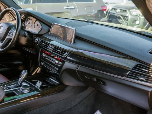 Used 2017 BMW X5 xDrive40e image 11