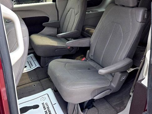 Used 2017 Chrysler Pacifica LX w/ Tire & Wheel Group image 11