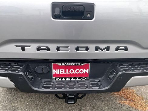 Used 2023 Toyota Tacoma TRD Off-Road image 11