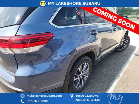 Used 2017 Toyota Highlander XLE AWD/4WD image 8