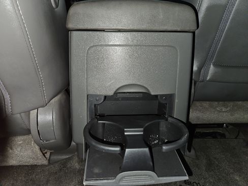 Used 2011 Nissan Frontier SL image 18