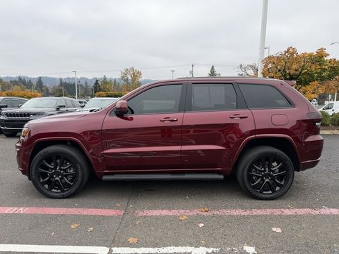 Used 2021 Jeep Grand Cherokee Laredo X image 7