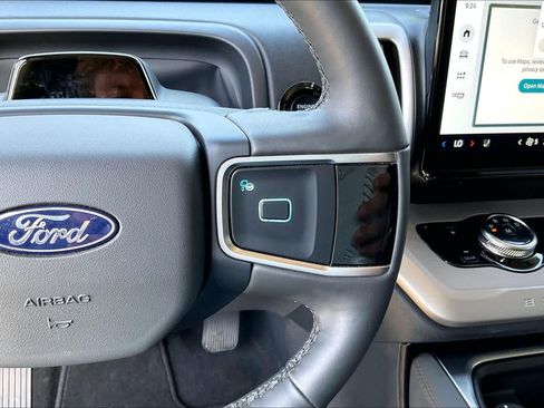 Used 2025 Ford Expedition Max Active AWD/4WD image 24