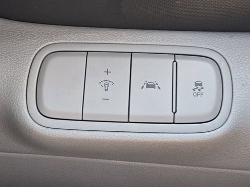 Used 2022 Hyundai Venue SEL FWD image 26