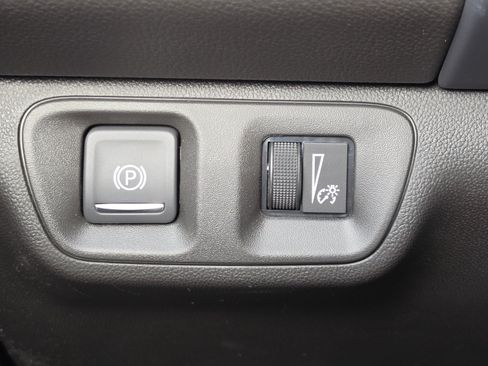 Used 2023 GMC Acadia SLE w/ Driver Convenience Package FWD image 19