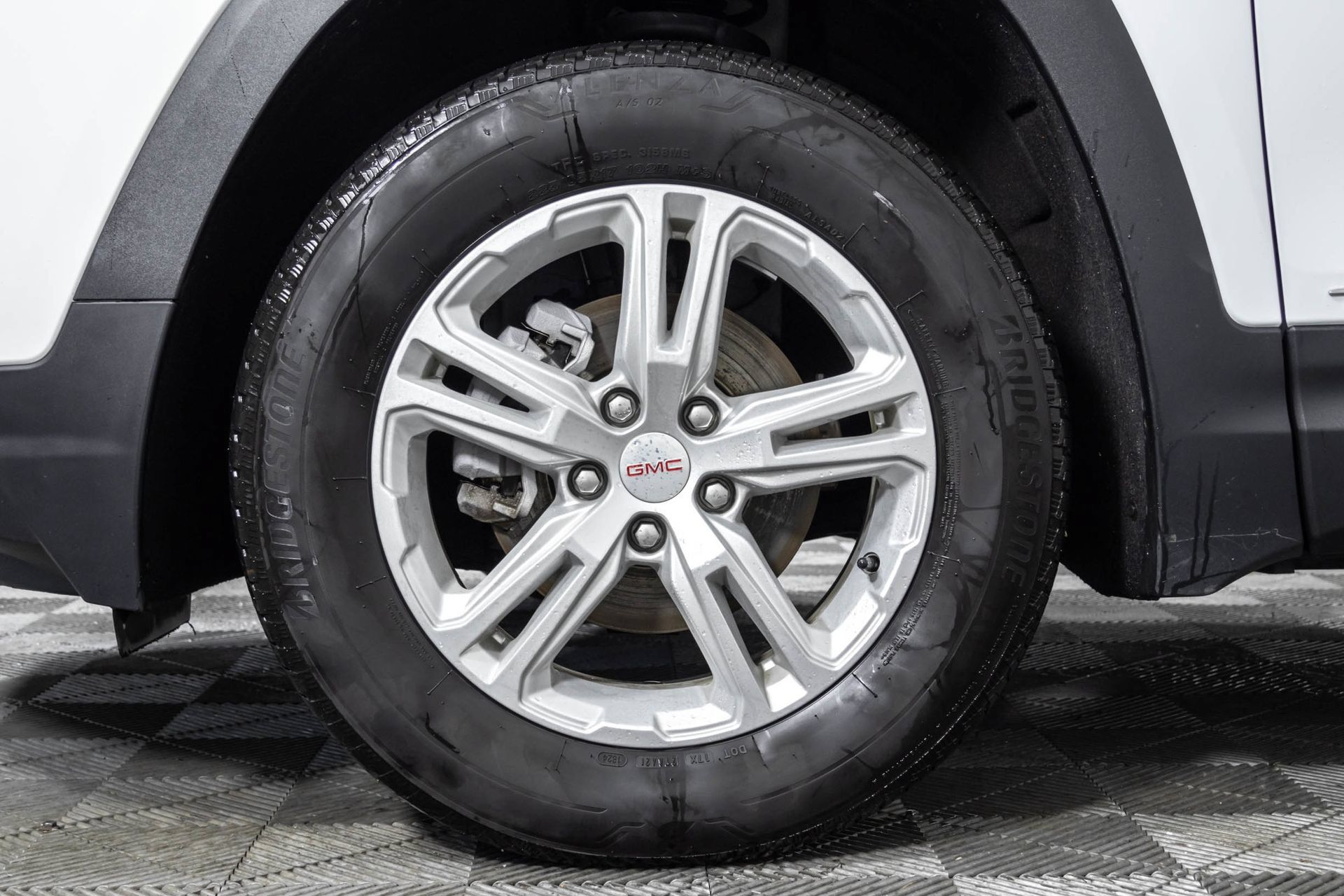 Used 2024 GMC Terrain SLE AWD/4WD image 44