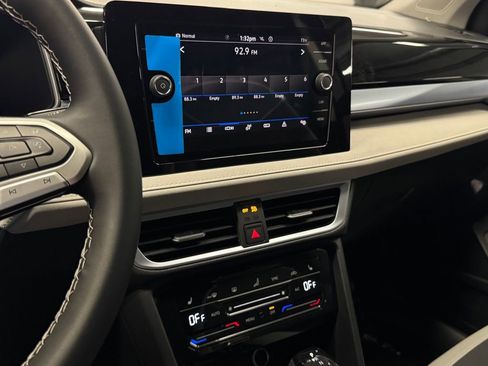 New 2025 Volkswagen Taos SE image 26