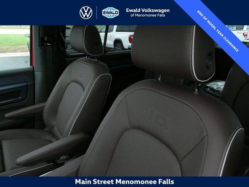 New 2025 Volkswagen ID. Buzz Pro S Plus image 32