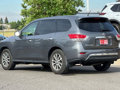 Used 2015 Nissan Pathfinder S image 7