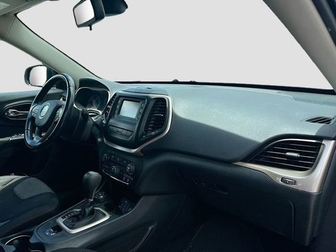 Used 2014 Jeep Cherokee Latitude AWD/4WD image 24