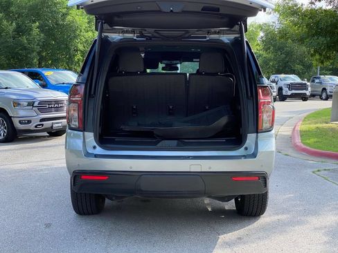 Used 2024 Chevrolet Tahoe Z71 w/ Luxury Package AWD/4WD image 7