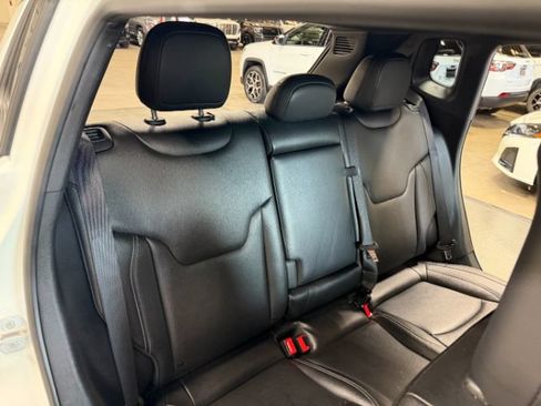 Used 2025 Jeep Compass Limited AWD/4WD image 29