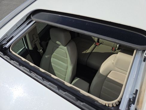 Used 2017 Honda CR-V Touring image 3