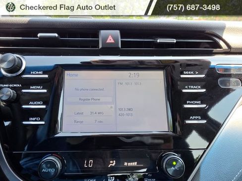 Used 2018 Toyota Camry SE w/ Moonroof Package FWD image 14