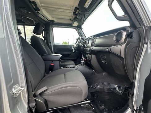 Used 2021 Jeep Gladiator Sport AWD/4WD image 8