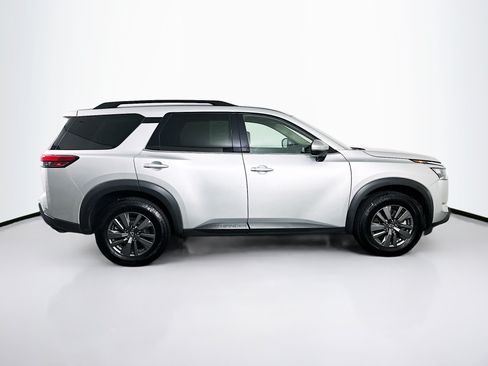 Used 2025 Nissan Pathfinder SV FWD image 10