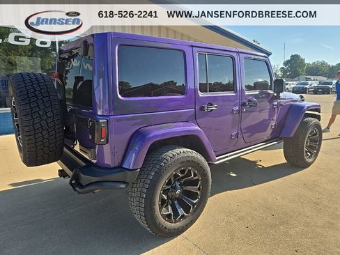 Used 2017 Jeep Wrangler Unlimited Sahara AWD/4WD image 2