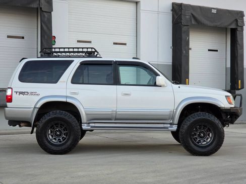 Used 1999 Toyota 4Runner Limited w/ Upgrade Value Pkg 5 AWD/4WD image 9