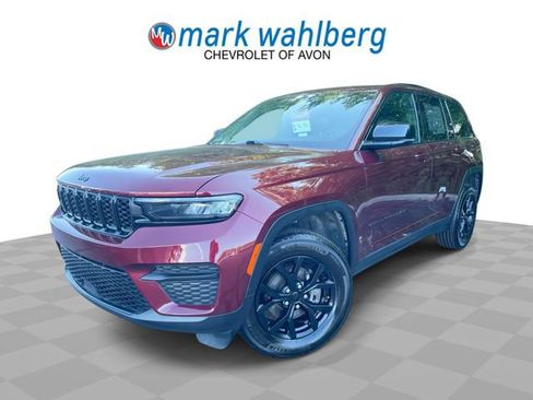 Used 2024 Jeep Grand Cherokee Altitude AWD/4WD image 1