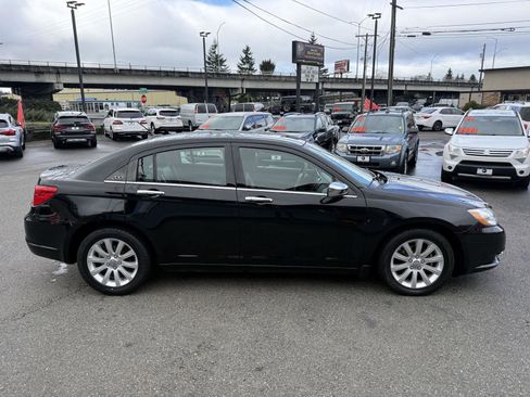 Used 2014 Chrysler 200 Limited image 2