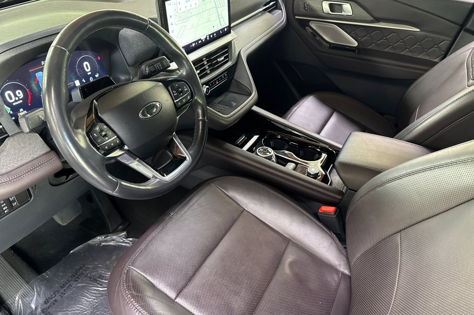 Used 2025 Ford Explorer Platinum w/ LUX Leather Package AWD/4WD image 4