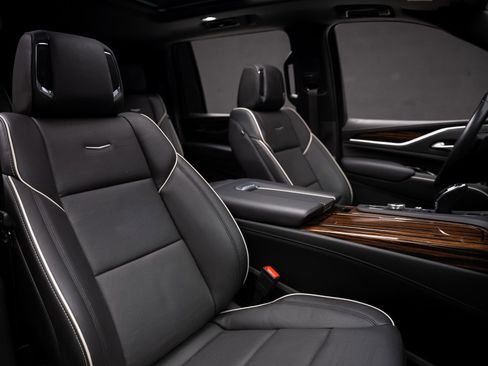 Used 2023 Cadillac Escalade ESV Premium Luxury w/ LPO, Floor Liner Package AWD/4WD image 64
