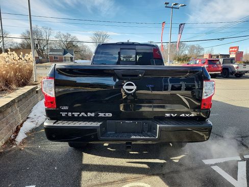 Certified 2024 Nissan Titan SV w/ SV Convenience Package image 5