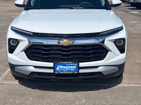 Used 2026 Chevrolet TrailBlazer LT w/ Driver Confidence Package FWD image 3