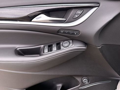 Used 2020 Buick Enclave Avenir w/ Avenir Technology Package image 15