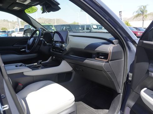 Used 2024 Toyota Grand Highlander AWD Hybrid image 30