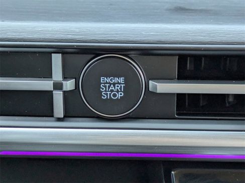 Certified 2024 Hyundai Santa Fe Limited image 29