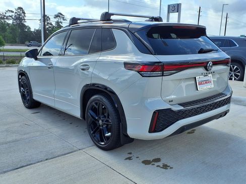 New 2026 Volkswagen Tiguan SE R-Line FWD image 4
