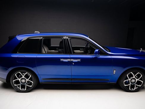 Used 2021 Rolls-Royce Cullinan Black Badge image 33