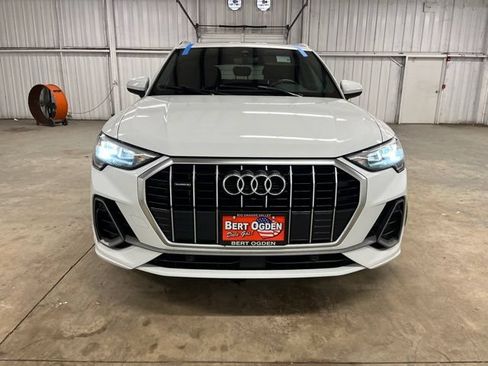 Used 2022 Audi Q3 2.0T Premium AWD/4WD image 2