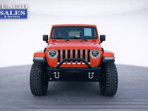 Used 2018 Jeep Wrangler Unlimited Sahara image 2