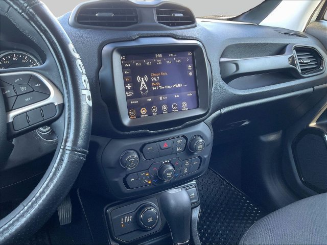 Used 2023 Jeep Renegade Altitude AWD/4WD image 11