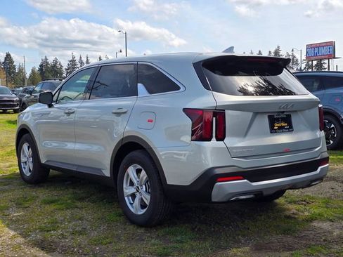 New 2026 Kia Sorento LX FWD image 3