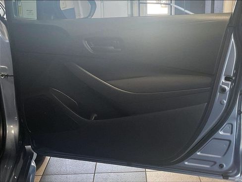 Used 2022 Toyota Corolla LE FWD image 12